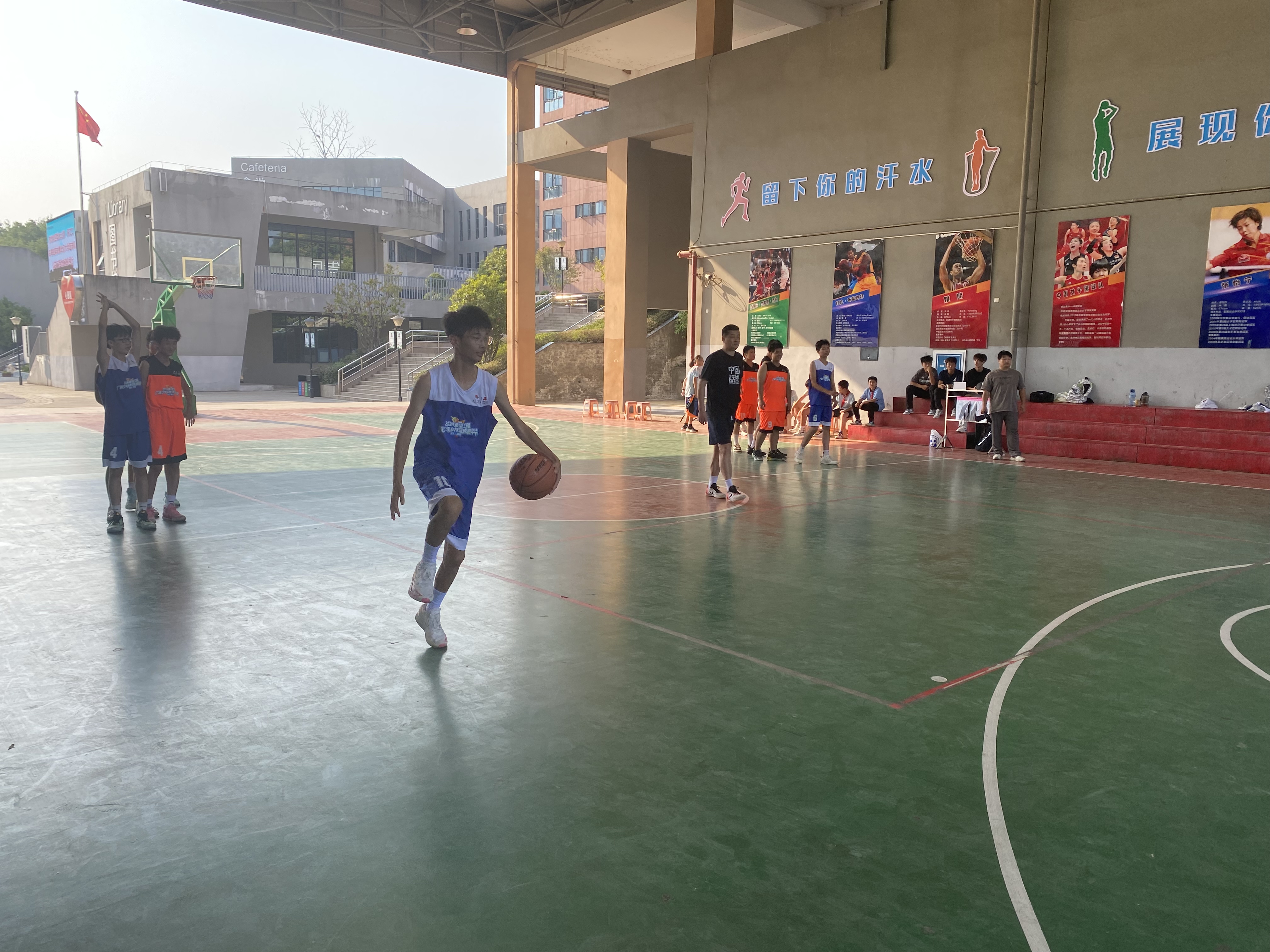 包含B体育官网：篮球公益活动的长期影响：如何持续关注和支持受助群体？的词条