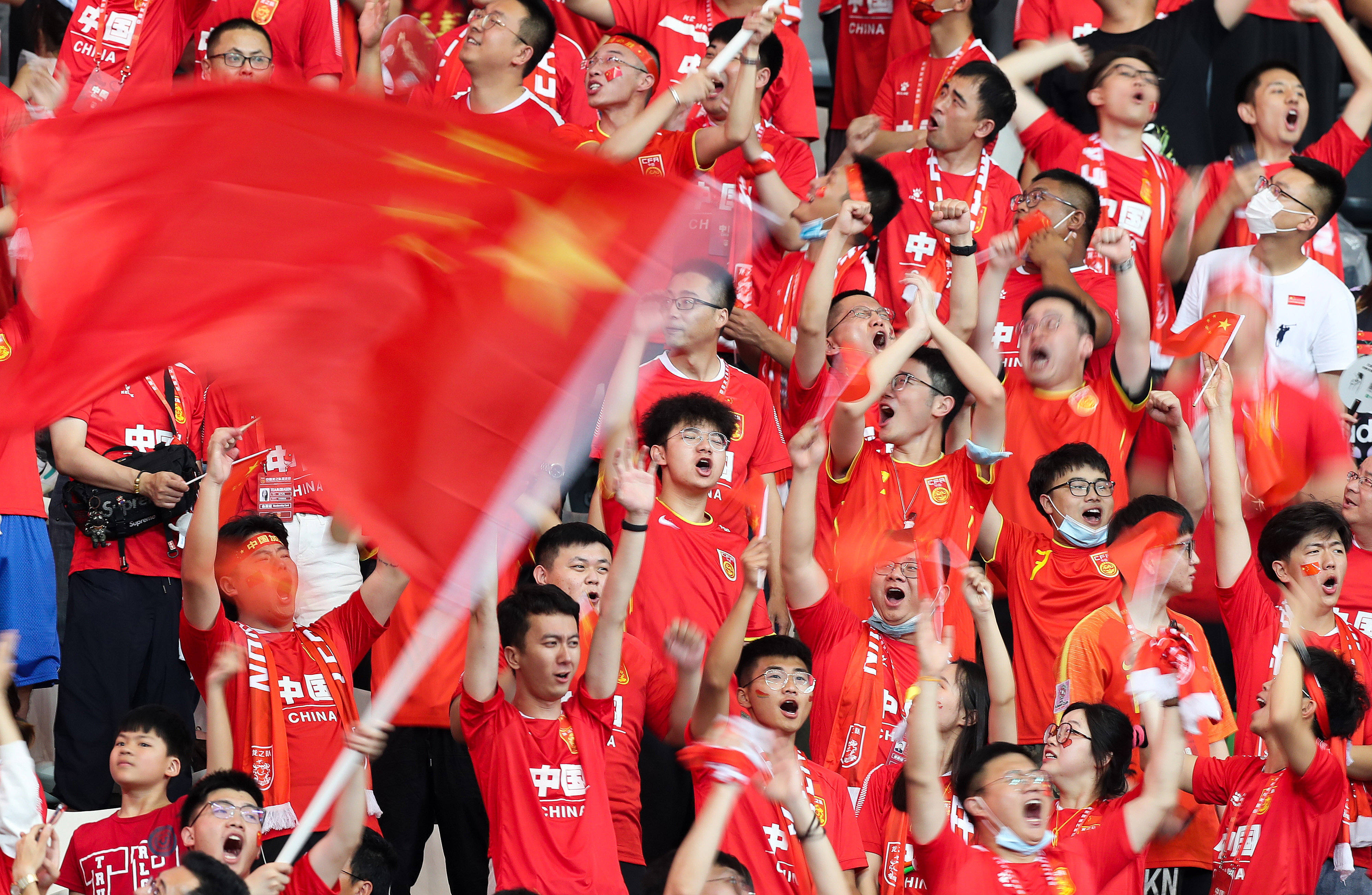 B体育APP：国足备战世界杯预选赛，新战术备受期待